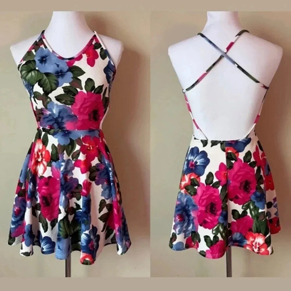 WTD Dresses & Skirts - WTD floral backless floral dress small boho girly brunch wedding guest girly